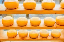 Guided Dutch Cheese Tasting Experience in Amsterdam with Wine