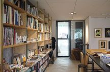 Osaka Hidden Art Gallery and Local Lunch Tour