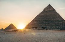 Giza Pyramids and Saqqara Discovery Tour