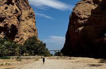 Muscat: Wadi Shab and Bimmah Sinkhole Adventure