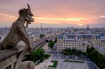 Paris Darkest Tales A Night of Secrets and Legendary Bar Tour