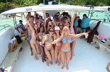 Private Catamaran Cruise – Open Bar, Beach & Snorkeling