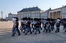 Walk & Ferry: Copenhagen Highlights + Change of Guards Finale