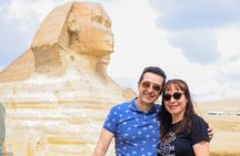 Private Tour of Giza Pyramids with Camel Ride and Pyramid Access