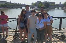 Paris City Tour by E-Scooter with Fun Guide (Small groups)