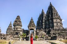 Prambanan Sunset and Ramayana Ballet with Dinner