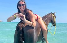 Hurghada: Horseback riding tour Desert & Beach with swimming