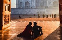 Exclusive VIP: Taj Mahal, Agra Fort from Delhi with 5-Star Lunch