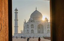 From Delhi: Taj Mahal and Agra Tour from Delhi with 5-Star Lunch