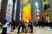 Skip-the-Line Sagrada Familia Semi Private Tour 