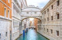 Shared Gondola Ride in Venice through enchanting Bridge of Sighs