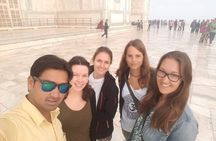 From Delhi: Same Day Taj Mahal Tour By Car