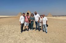 Private Tour Pyramids Museum with Lunch in Nile Cruise and Bazar 