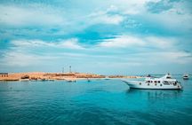Yacht Cruise to Dolphin House with Lunch in Hurghada