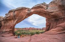 Arches National Park Morning or Afternoon Van Tours