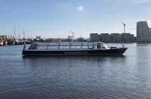 Amsterdam Classic Canal Cruise with Live Guide and Two Drinks