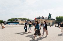 From Paris: Versailles Palace Live Tour with Gardens Access