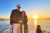 Bosphorus Sunset Yacht Tour With Wine and Music