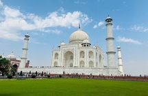 Sunrise Taj Mahal, Agra Fort & Baby Taj Tour from Delhi by Car