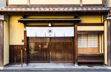 Kyoto: Japanese-style Room Sake Tasting & Blending Experience 