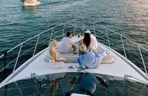 3 Hours Private Luxury Yacht Tour with BBQ, Music and Drinks