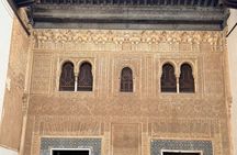 Small Group Guided Tour of the Alhambra and Generalife
