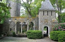 Semiprivate Day Trip to Salem and Hammond Castle from Boston