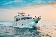 Dubai Xclusive Yacht Morning Tour With Breakfast& Transfer Option