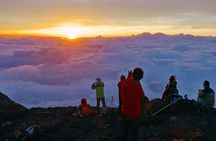 Mt.Fuji Climbing Tour with English Guide 2-days 