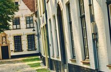 Private Tour: Local Guide, Authentic Witches + Chocolate & Beer