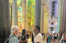 Small Group Tour in Barcelona Sagrada Familia with Tickets