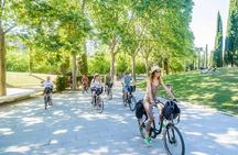 Barcelona Guided Bike Tour with Tapas and Wine