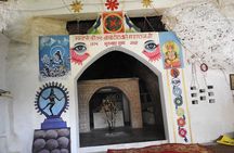  Ashrams, Caves & Sacred Vibes Tour along the Ganges in Rishikesh