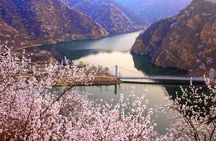 Huanghuacheng Great Wall Fun Tour with Hike, Boat, and Raft