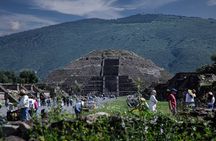 Guided Tour of Teotihuacan Pyramids with Cave Food