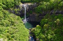 Hiking 7 Waterfalls Experience in Mauritius with Lunch 