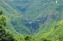 Hiking 7 Waterfalls Experience in Mauritius with Lunch 