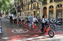 Barcelona Bike Tour with Local Guide through the Best Highlights 