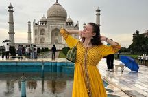 Private Taj Mahal and Agra Day Trip from Delhi by Car with Lunch