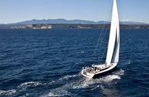 Catania: Sail Cyclops Coast by Boat and Enjoy a Sicilian Aperitif