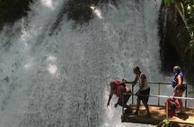  Bamboo Rafting with lime stone 