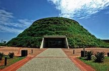 Cradle of humankind and Maropeng halfday guided tour