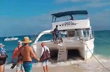 Private Boat Tour in Punta Cana with drinks included.