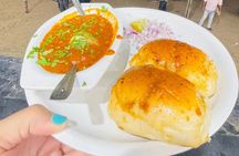 Mumbai Street Food & Beach Tour with 10+ Tastings