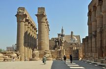 Luxor East & West Bank Wonders: Guided Day Tour with Egyptologist