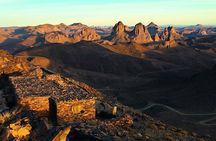 Tamanrasset Private 4x4 tour in the heart of Hoggar and Assekrem