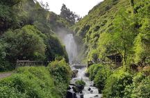 Quito to Otavalo: Market, Waterfalls & Peguche Lagoon Tour