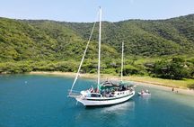 Sail to Tayrona Park with Lunch, Snorkeling and Paddle