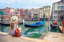 Venice Shared Gondola Ride: 30 Minutes through Grand Canal