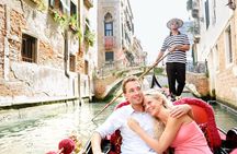 Venice Shared Gondola Ride: 30 Minutes through Grand Canal